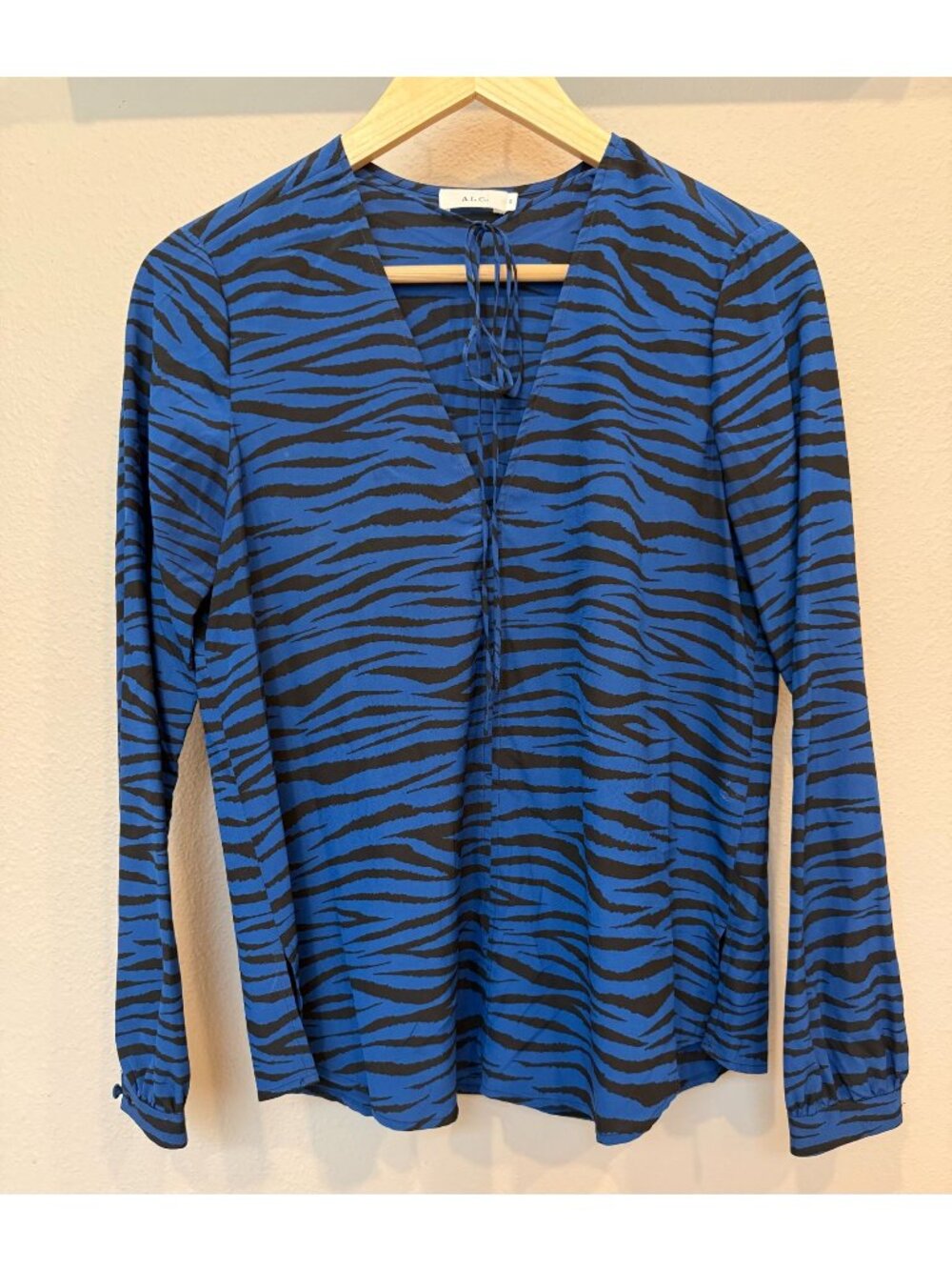 A.L.C. Womens Silk Zebra Print Blue Black Tie Neck Blouse Size 2 Preppy Workwear